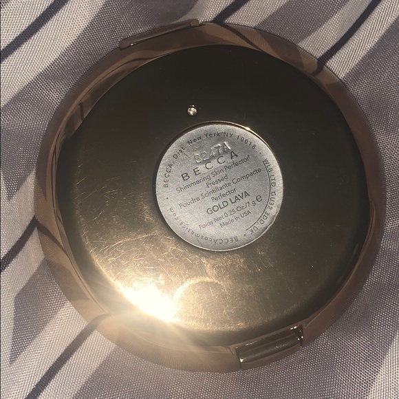 SOLDBECCA cosmetics highlight in Gold Lava - Picture 4 of 6